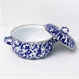 NIB! Golden Rabbit Enamelware Dutch Oven